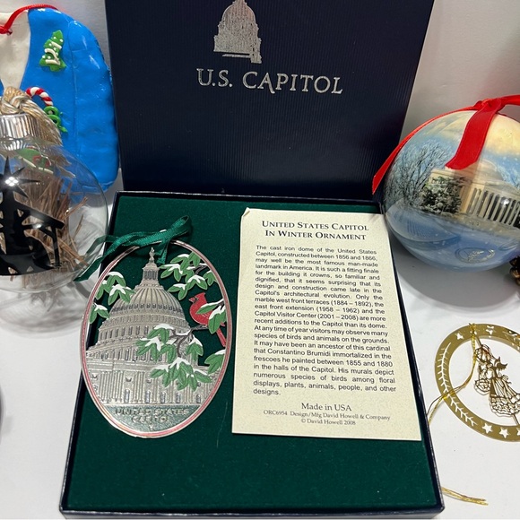 Christmas Ornament lot, good preowned condition. One ornament missing cap - Picture 2 of 4